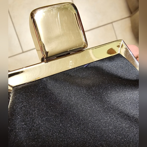 Gorgeous Black Satin Evening Handbag with Goldtone Turnlock closure EUC - Picture 6 of 8
